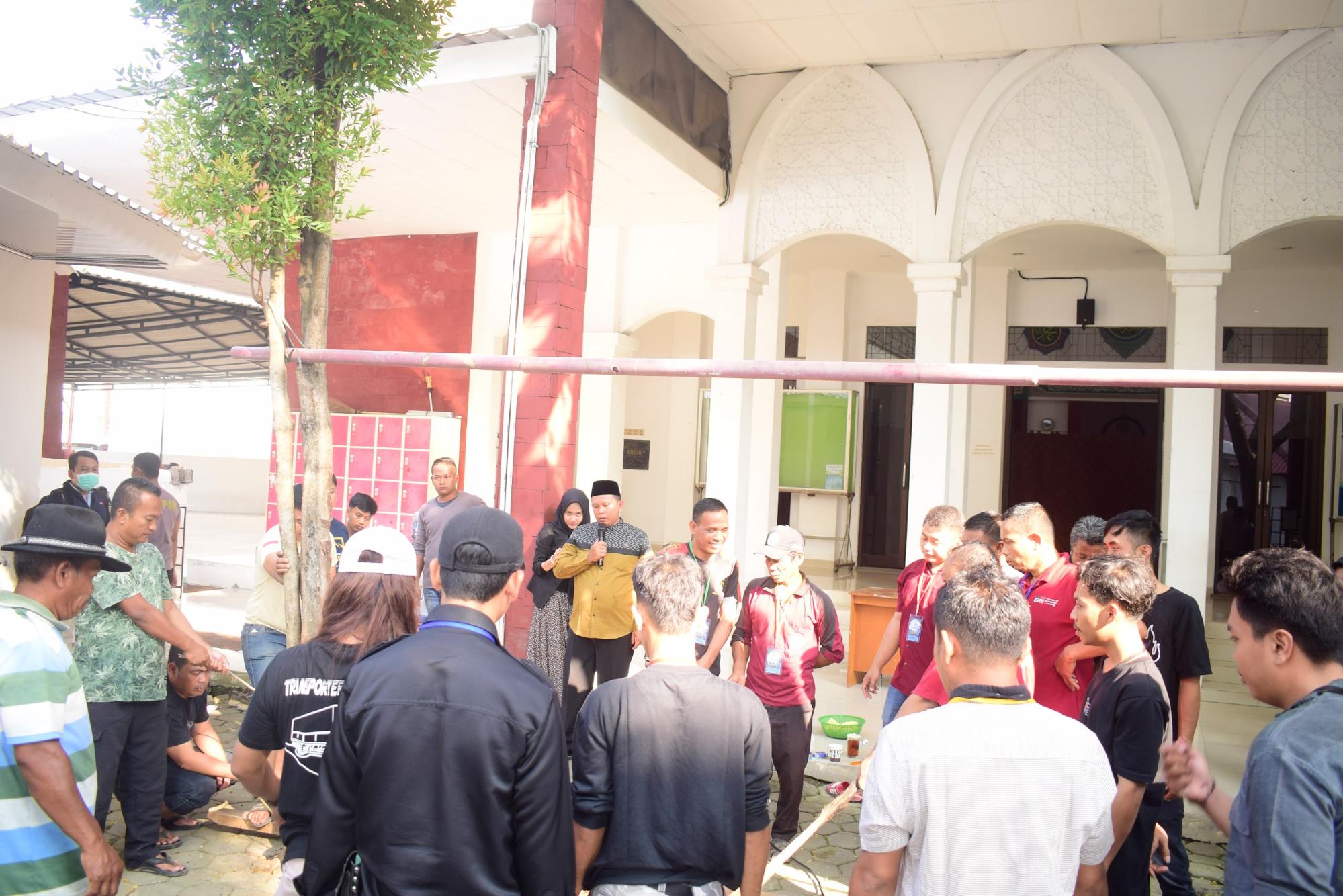 Thumbnail artikel Unsika Berkurban Meriahkan Iduladha 1445 H: Kurban 2 Sapi dan 4 Kambing