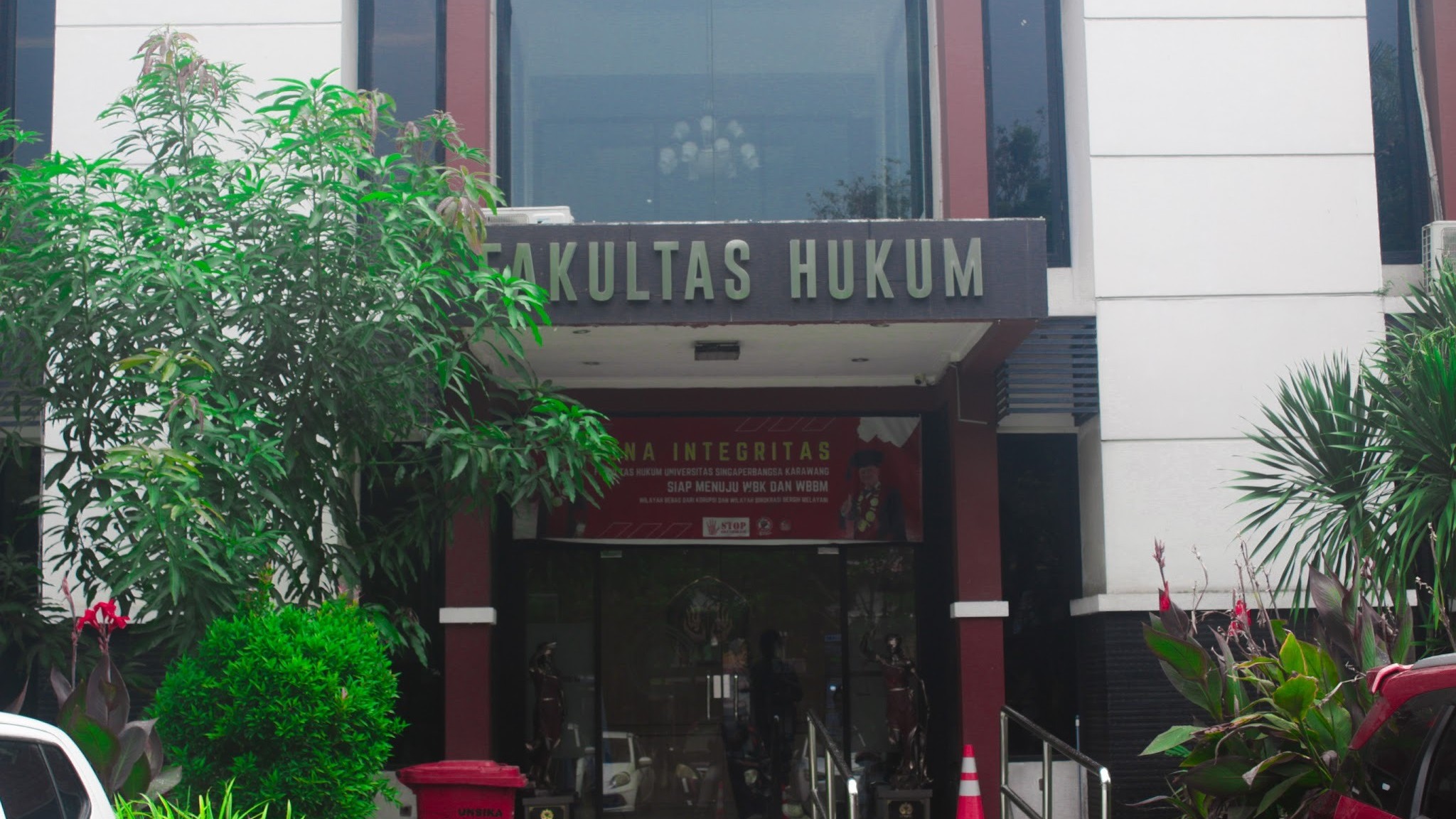 Thumbnail artikel Akreditasi Unggul FH Unsika dan Realita Sarana Prasarana, Mahasiswa: “Masih Belum Disebut Layak!”
