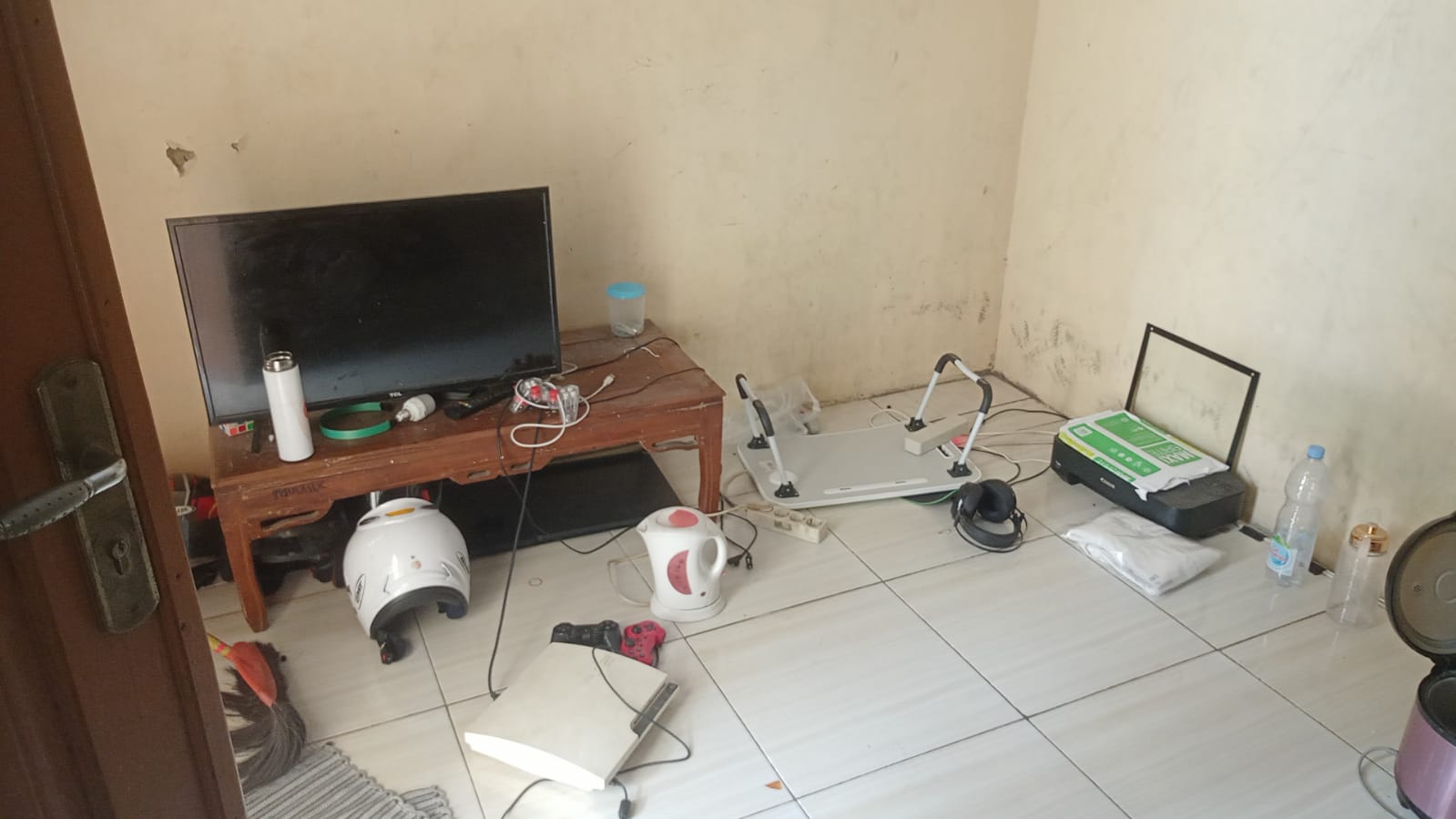 Thumbnail artikel Kontrakan sedang Kosong, Mahasiswa Unsika jadi Korban Pencurian dan Pembobolan